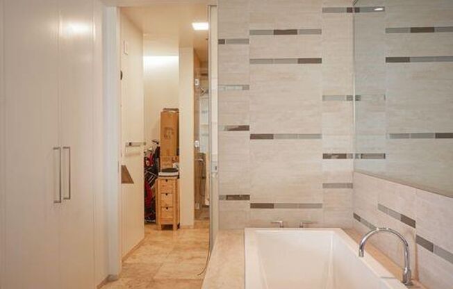 1 bed, 1 bath, $2,750, Unit #1411