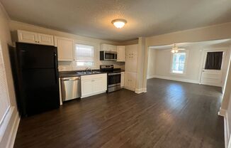 2 beds, 1 bath, $1,375