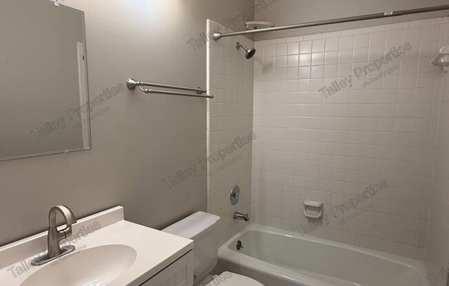 2 beds, 2 baths, 1,137 sqft, $1,899, Unit A 1014