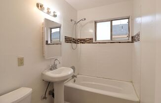 2 beds, 1 bath, 798 sqft, $2,395, Unit 241 Chester Way 03