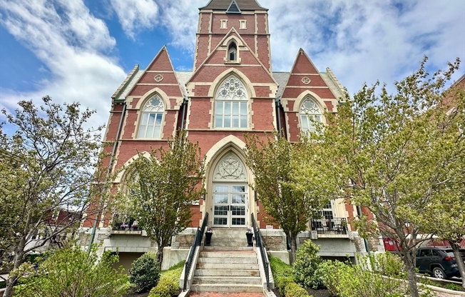 225 DORCHESTER ST