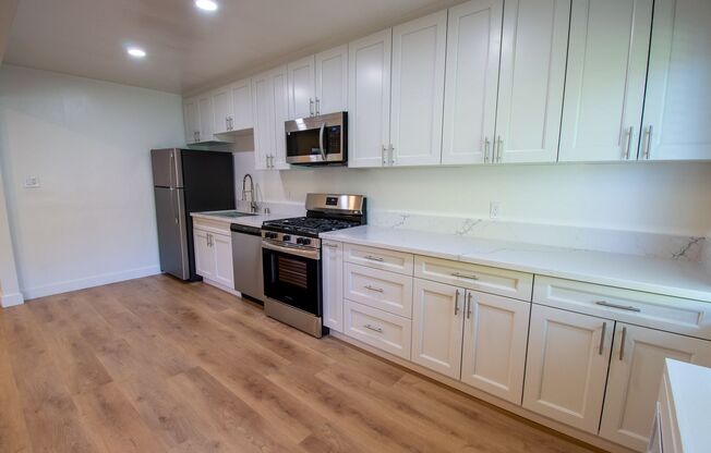 1 bed, 1 bath, $2,795, Unit 28