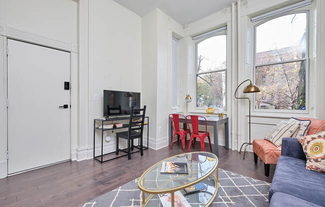 1803 19 ST NW