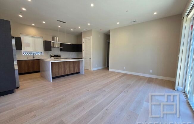 Brand New Build - 2/2 Cottage, Fenced Yard, Quartz Kitchen, W/D