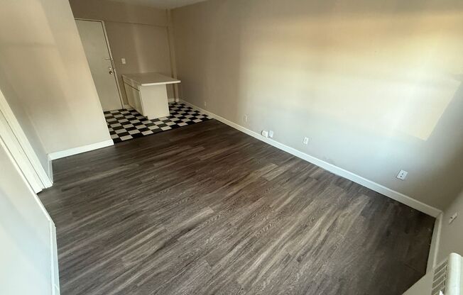 1 bed, 1 bath, 525 sqft, $990, Unit #303