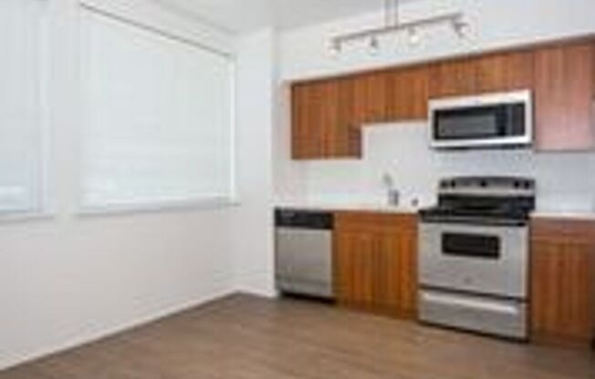 Studio, 1 bath, 329 sqft, $1,463, Unit Unit 102