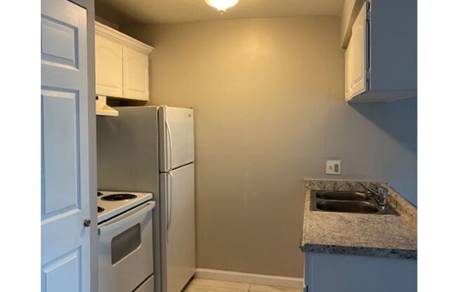 1 bed, 1 bath, 560 sqft, $825, Unit 605-22