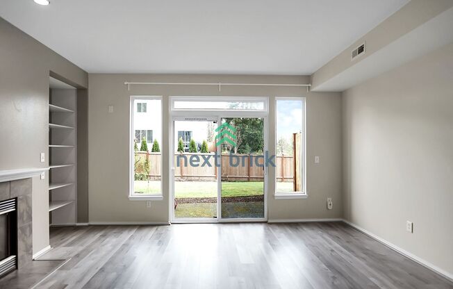 Townhome Available for Rent in Bothell!