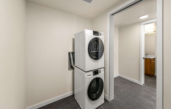 Studio, 1 bath, 472 sqft, $1,935, Unit 202