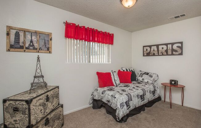2 beds, 1 bath, 900 sqft, $1,610, Unit 17-056