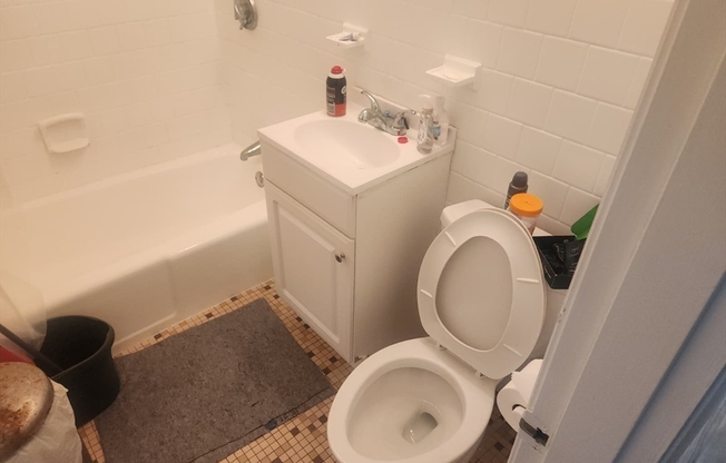 1 bed, 1 bath, 650 sqft, $2,200, Unit 23