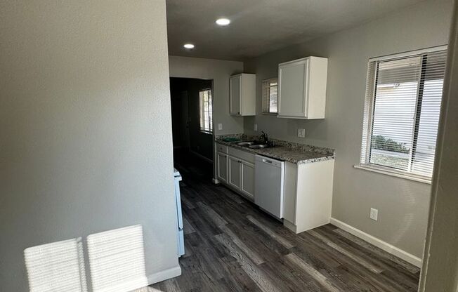 3 beds, 1 bath, $1,595