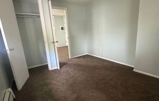 1 bed, 1 bath, $1,300, Unit Unit 20