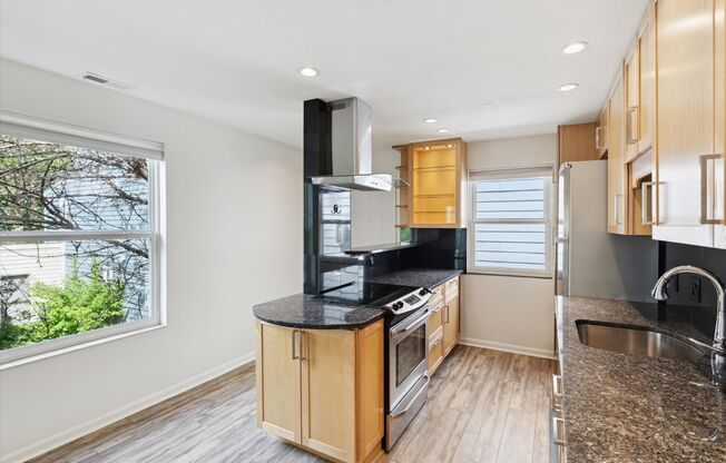 Updated & Bright 2BR Condo in Prime Boulder Location