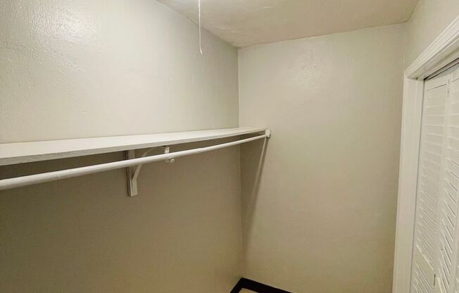 Studio, 1 bath, $795, Unit Unit F