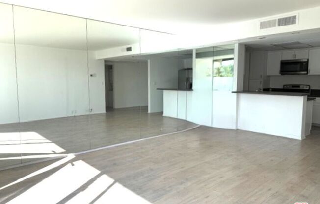 2 beds, 2 baths, 1,100 sqft, $4,595, Unit 705