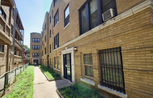 835 CORNELIA