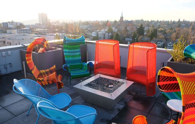 Studio, 1 bath, 330 sqft, $1,789, Unit 201