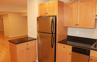 2 beds, 1 bath, 742 sqft, $2,500, Unit 114