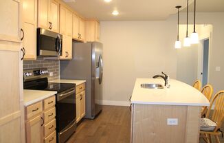 2 beds, 2 baths, $2,000, Unit # 202