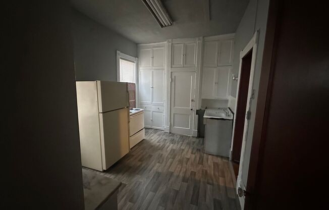 1 bed, 1 bath, 700 sqft, $800, Unit 2