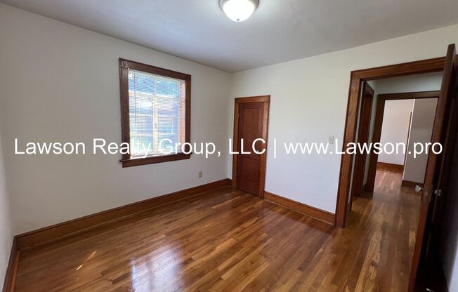 2 beds, 1 bath, $1,395