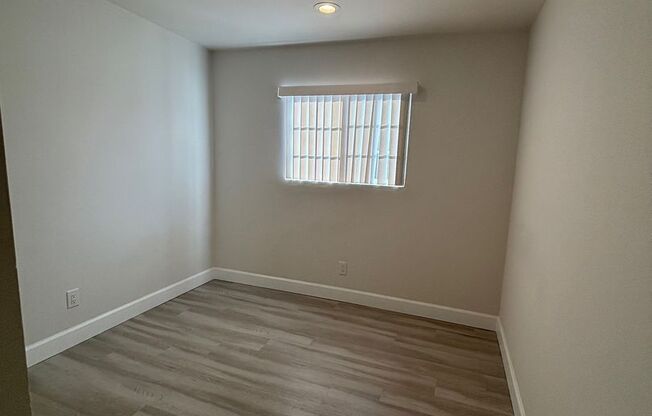 3 beds, 1.5 baths, 1,050 sqft, $3,200, Unit 7002 C