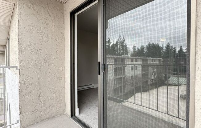 1 bed, 1 bath, 636 sqft, $1,595, Unit 424