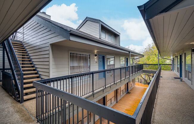 OVERLOOK WEST CAMPUS - LUXURIOUS - 1BD/1BA - RESERVED PARKING - W/D - WATER PAID