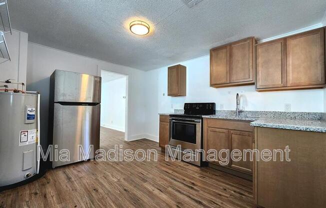1206 MURPHY AVE