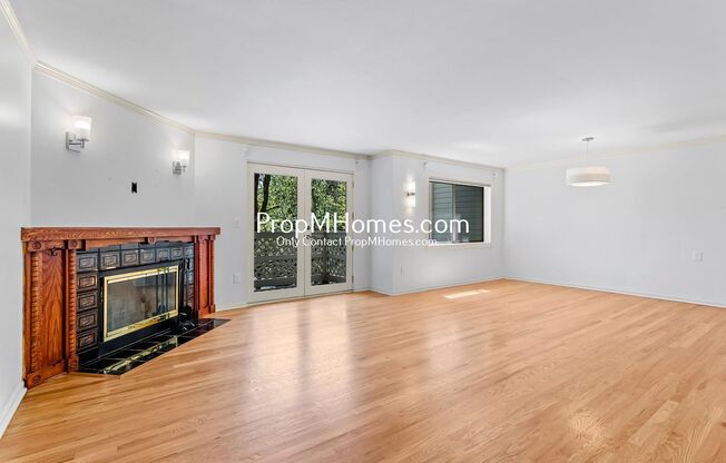 Treehouse-like Condo in Mountain Park - Two Bedrooms!