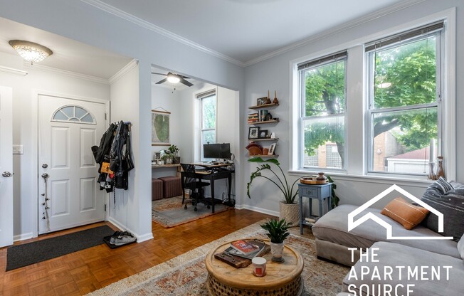 2215 W WELLINGTON
