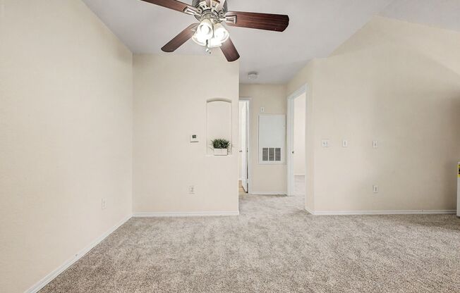 *2 WEEKS FREE RENT FOR QUALIFIED APPLICANTS WITH IMMEDIATE MOVE IN!!**MANZANITA CONDO!