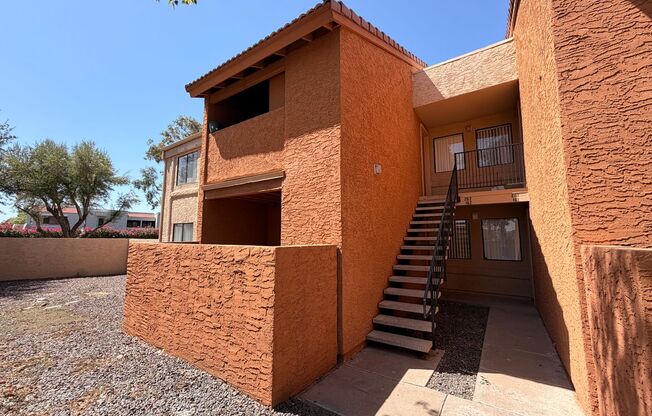 One & Two bedroom, 1 bath units near the light rail in Tempe Available!