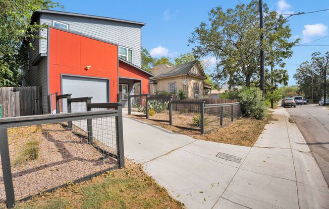 Modern Comfort Minutes from Downtown