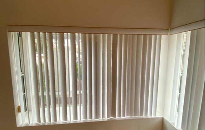 4 beds, 2.5 baths, $4,950