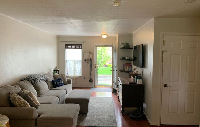 2 beds, 2.5 baths, $1,800