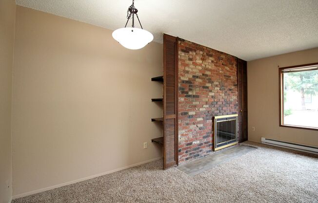 2 beds, 1 bath, $1,425