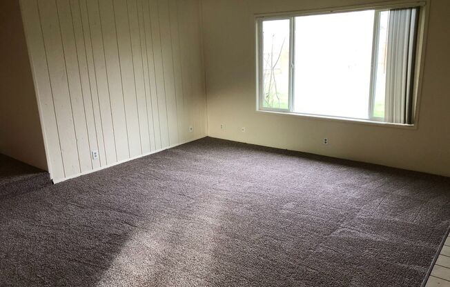 NW Eugene home in cul-de-sac with large yard!