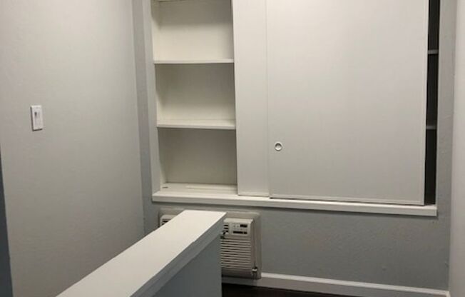 2 beds, 1.5 baths, 1,000 sqft, $3,750, Unit 05