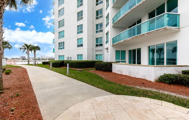 2 beds, 2 baths, $2,695, Unit #104