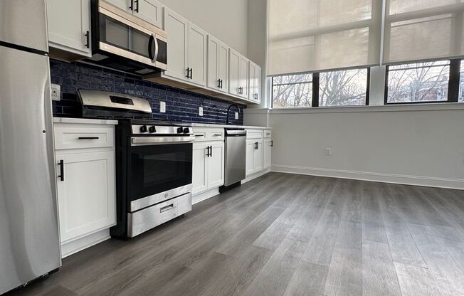 2 beds, 1 bath, 900 sqft, $1,695, Unit Unit 318