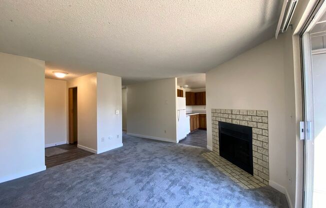 2 beds, 1 bath, 932 sqft, $1,447