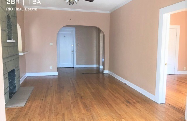 2 beds, 1 bath, 850 sqft, $1,700