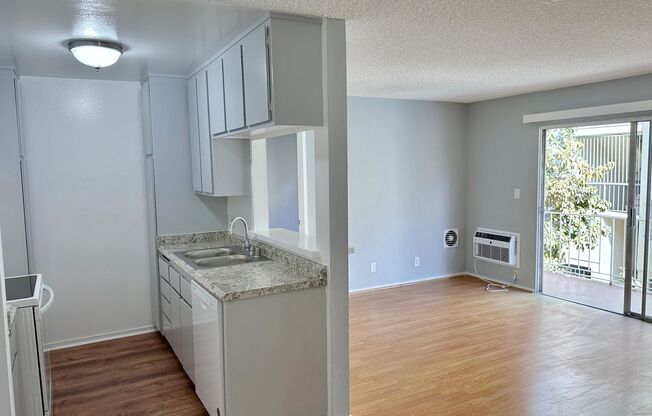 1 bed, 1 bath, 675 sqft, $2,300, Unit 216