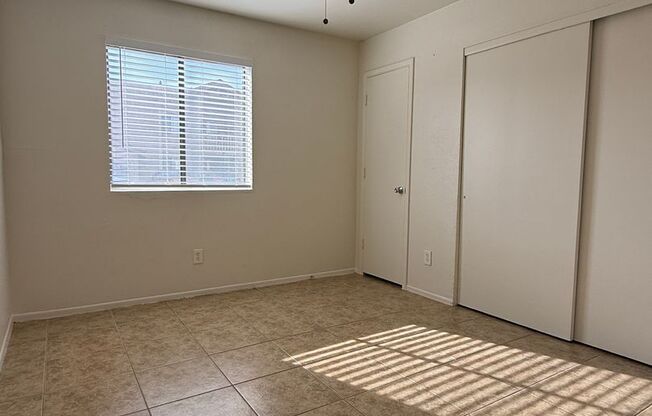 2 beds, 1 bath, $1,200, Unit # 105