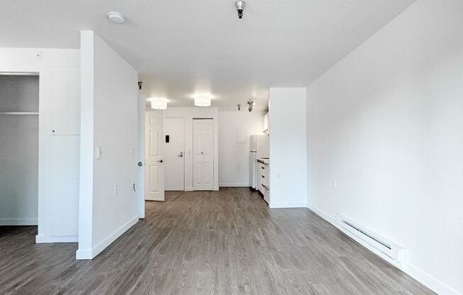 Studio, 1 bath, 480 sqft, $1,445, Unit 328
