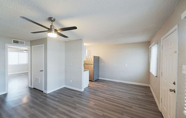 1 bed, 1 bath, 677 sqft, $1,050, Unit A142