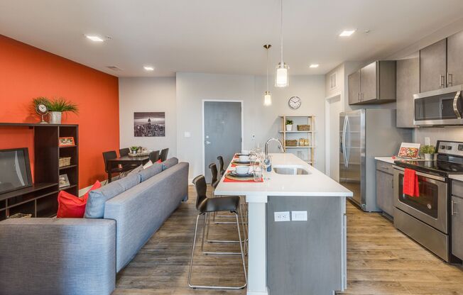 1 bed, 1 bath, 562 sqft, $1,595, Unit 403