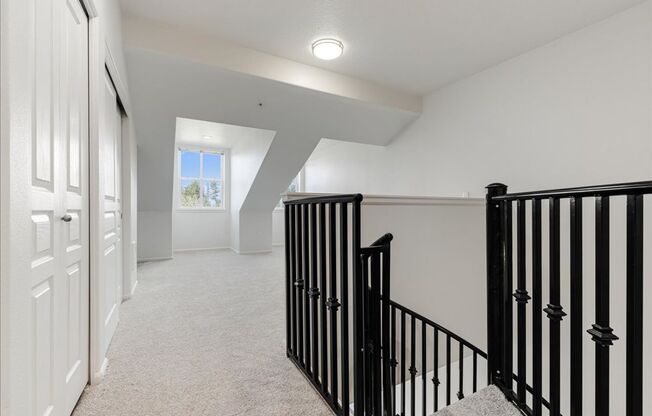 1 bed, 2 baths, 835 sqft, $1,575, Unit 409